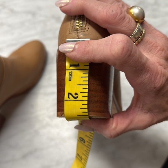 Nisolo Leather Dari Boot 2.0 in Almond Size 6.5 - Picture 10 of 16